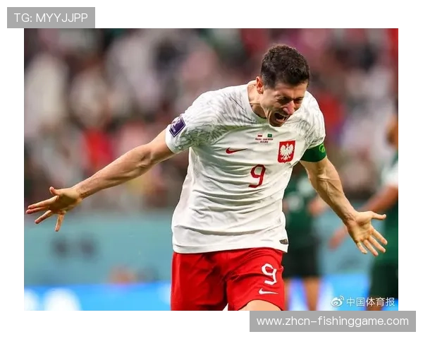 莱万晃倒后卫冷静推射，37岁老将解锁生涯第600球里程碑